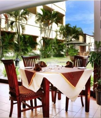 Umm Inn Hotel Malang Exterior photo